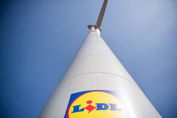 Inauguration d’une éolienne au zoning Garocentre à La Louvière, connectée au futur centre de distribution de Lidl
