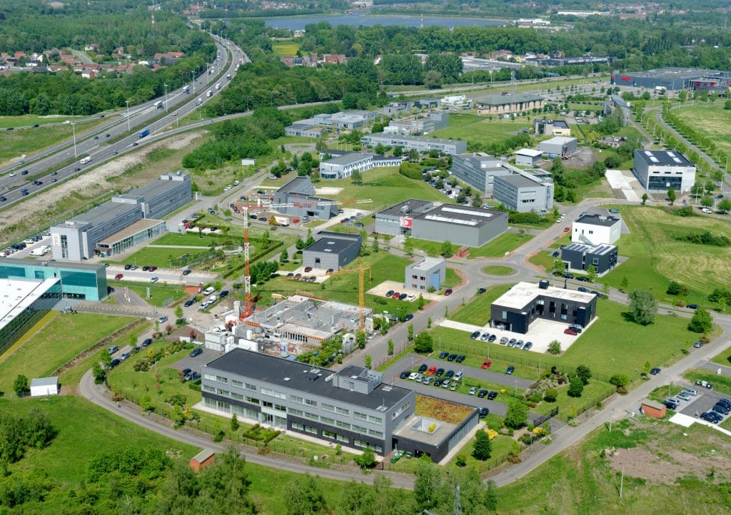 Vue aérienne du parc d'activités économiques d'Initialis Mons
